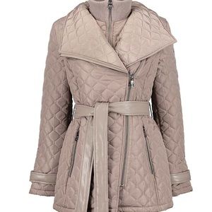 Vince Camuto quilted Thistle zip up jacket. NWOT. Size medium.